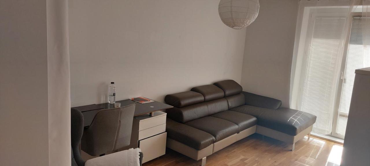 Schone Wohnung Mit Balkon Viena Exterior foto